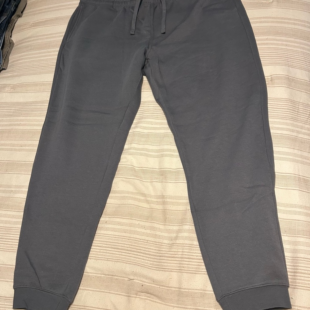 NWOT Men's H&M Gray Jogger Pants